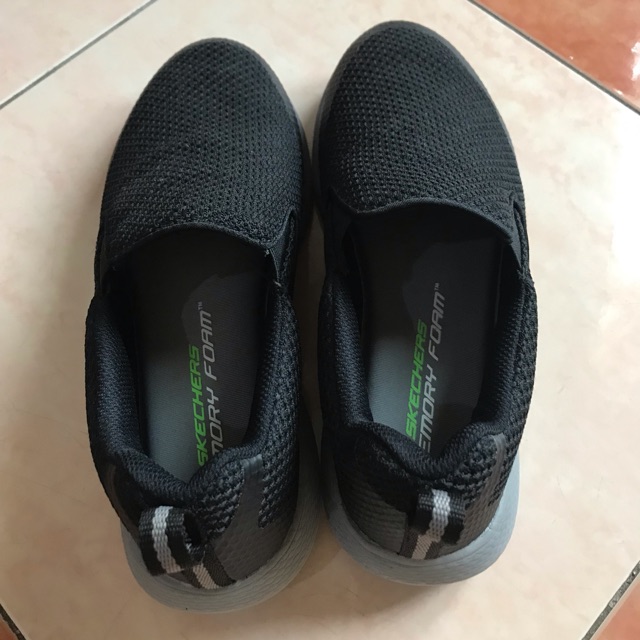 sepatu skechers man ori 39.5 preloved