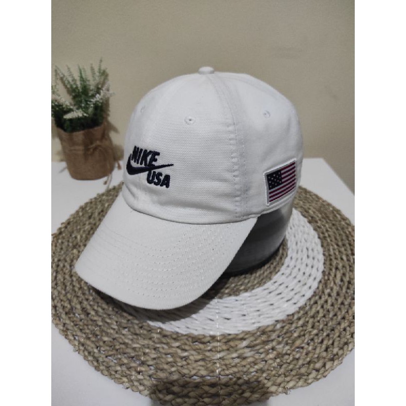 Topi Strapback Nike USA