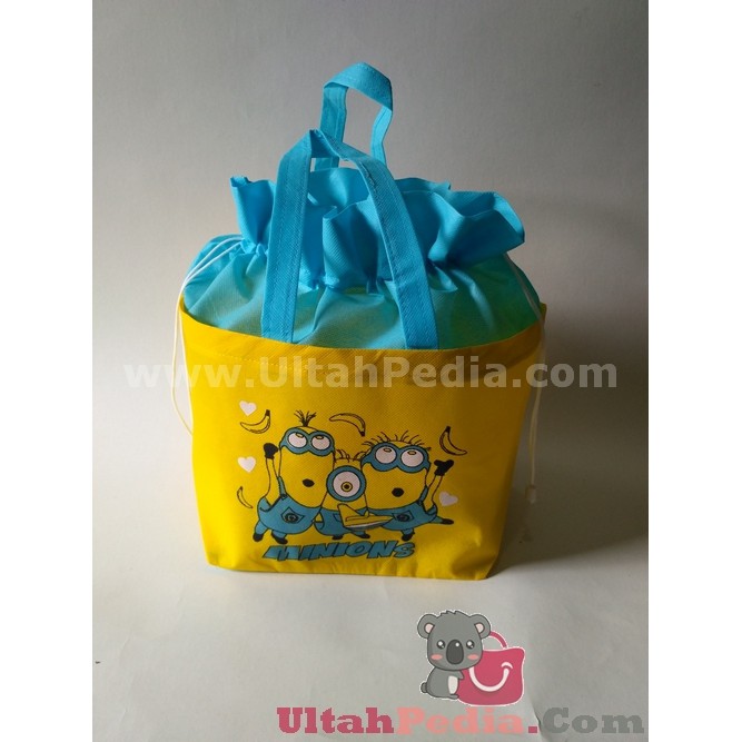 

Tas Ulang Tahun | Souvenir Ultah | Tas Anak Model SERUT - MINION