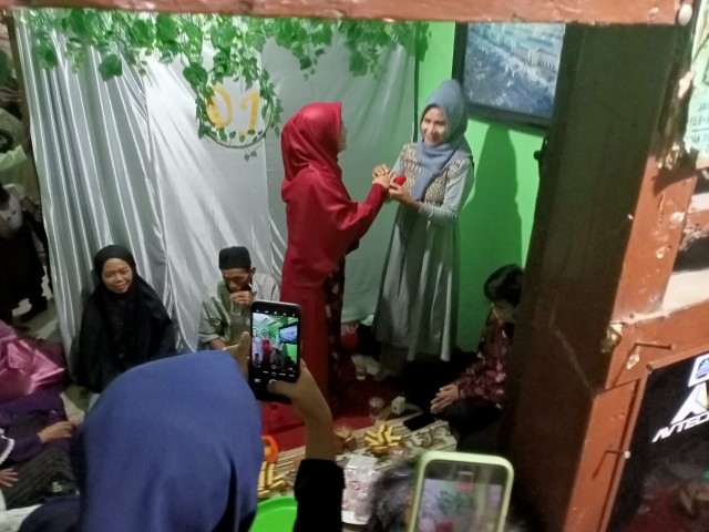 Harga Sepasang - Couple Muslim / Baju Batik Couple Murah / Gamis Batik Couple / Maxi Gamis Kondangan