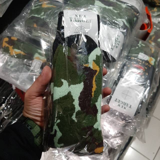 Kaos kaki loreng tebal new target