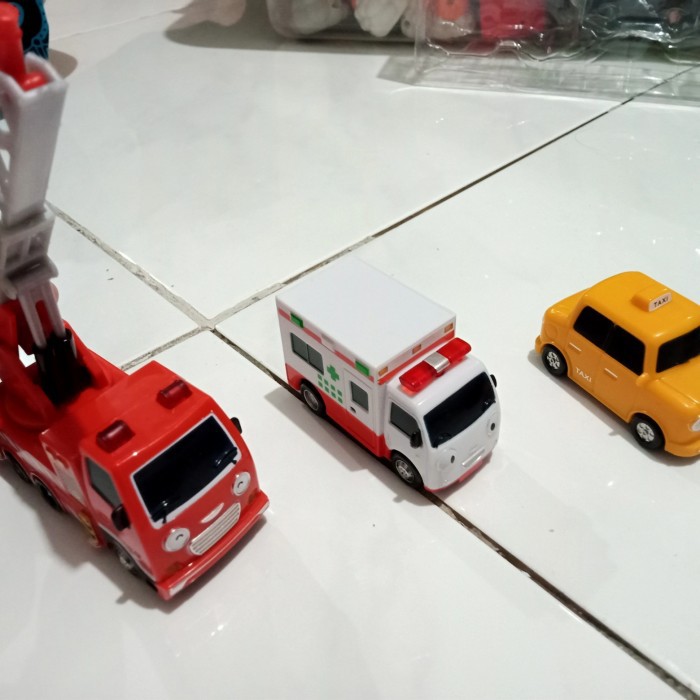 Iconix Tayo The Little Bus Tyt112010 Mini Cars Set 6 Styles Preloved Diecast Kendaraan Publik