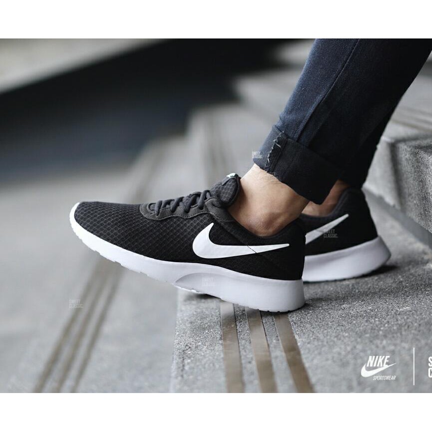 NIKE TANJUN BLACK WHITE