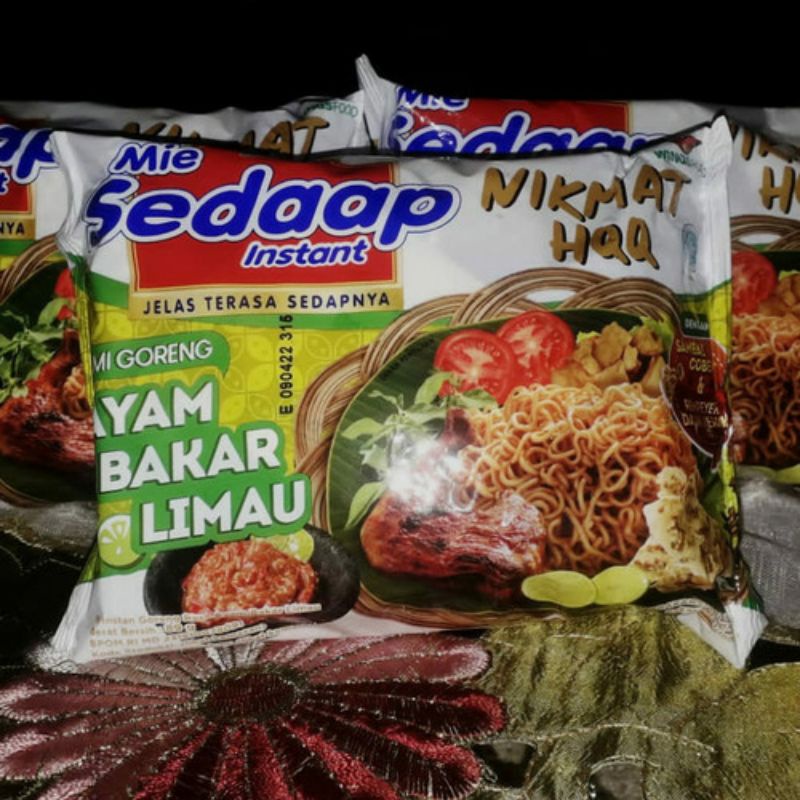 

MIE SEDAP AYAM BAKAR LIMAU, MIE GORENG INSTAN