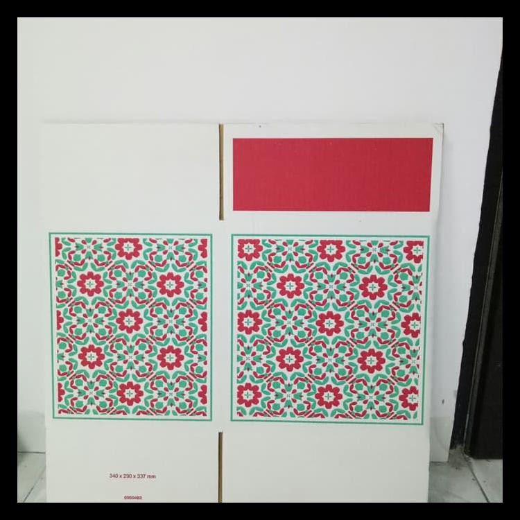 

Kardus Parcel / Box Parcel Lebaran / Box Parcel Natal & Tahun Baru Kode 214