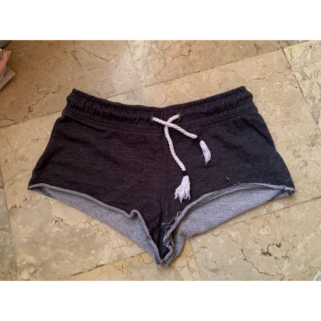 Bershka BSKGirl Short Sweatpants / Celana Pendek Wanita