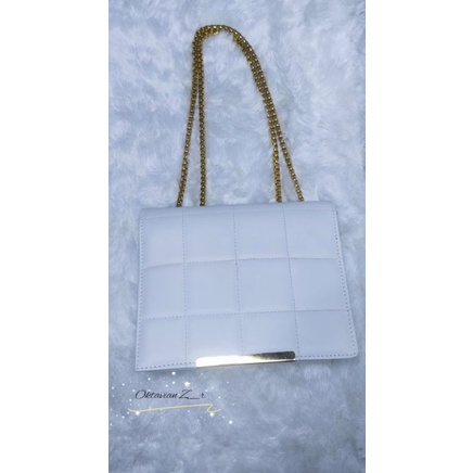 TAS WANITA PUTIH RANTAI KEKINIAN