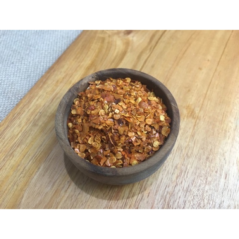 

Chili flakes / cabai bubuk kasar