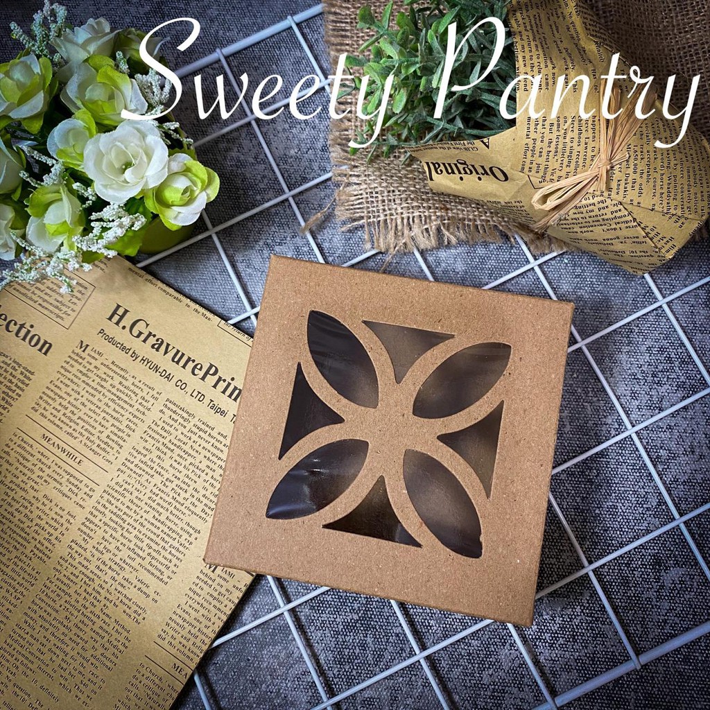 

GB121205 B - Gift Box / Mini Box 12X12X5 cm Brown - 20 pcs