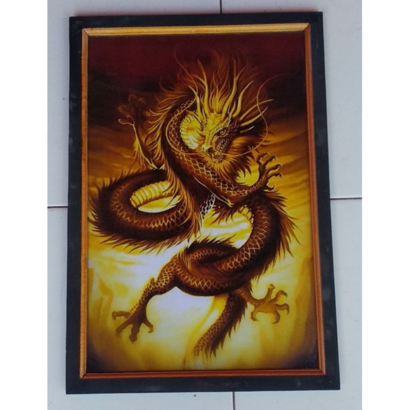Hiasan dinding lukisan cetak naga emas uk 65×45 plus bingkai.