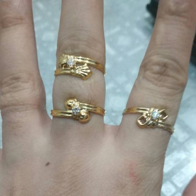 Banyak motif yaa. Cincin model selisih anak dan dewasa emas asli kadar 700 70% 16k 22 surabaya permata 10 11 12 13