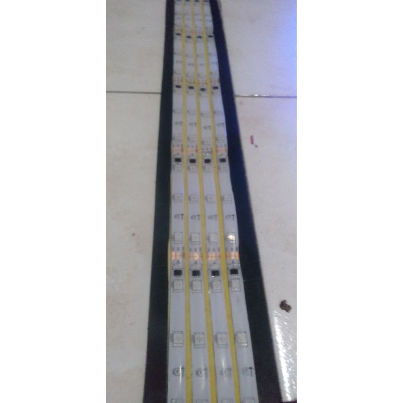 Strobo kaca depan truk panjang 140cm 4 baris 12/24vol