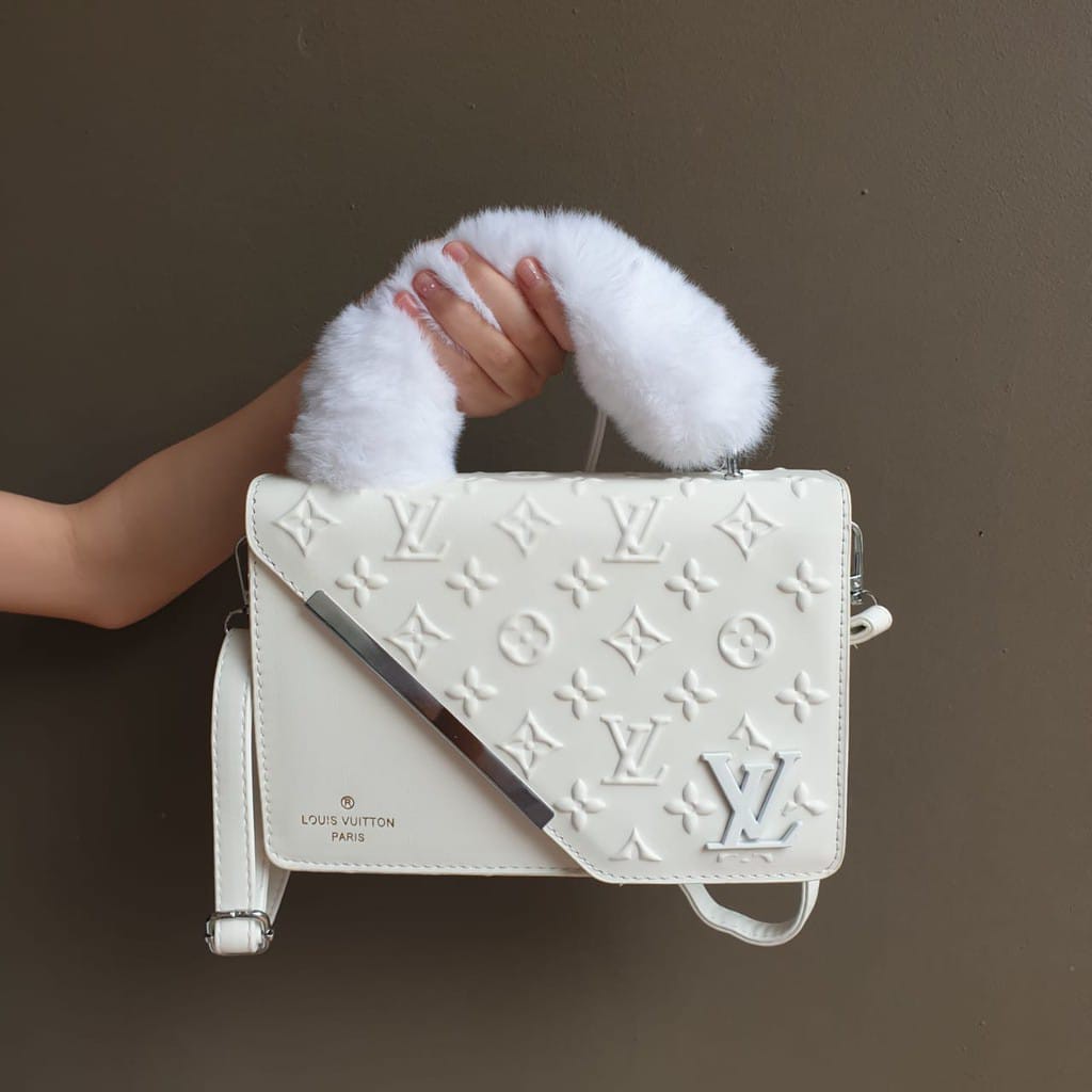 ID - Fashion Tas Selempang Import Wanita ORI L422 Model Terbaru 2021 (1 KG MUAT 2)/ Tas Pesta Wanita