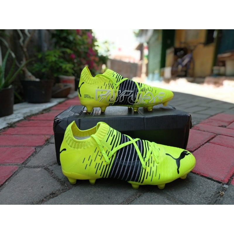 sepatu bola puma future Z
