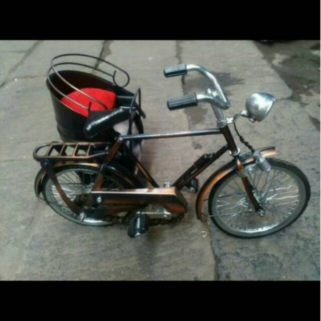Miniatur Sepeda Medan