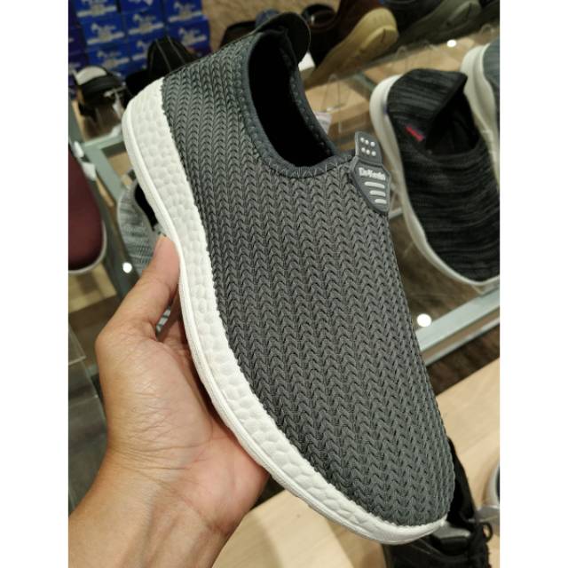 Sepatu  Dr. kevin