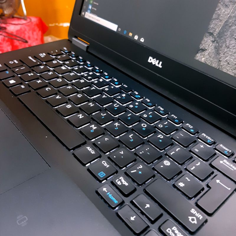 LAPTOP CORE I5 MURAH HIGH END 6th Gen E 7270 RAM 8GB SSD 256GB