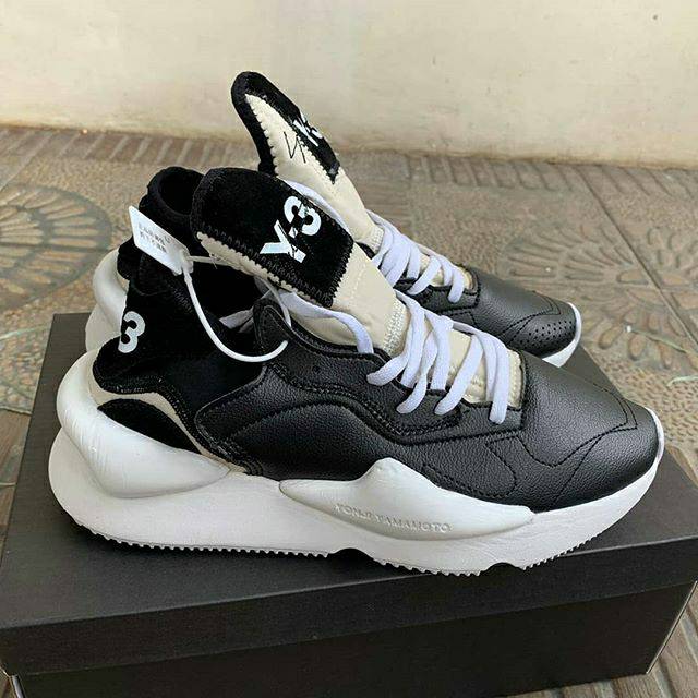 Adidas Y-3 Kaiwa Black White "BNIB"
Premium