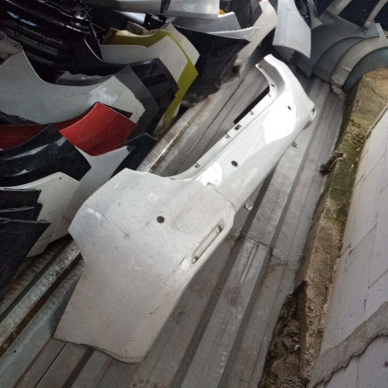 Bumper belakang Toyota Grand Innova 2015