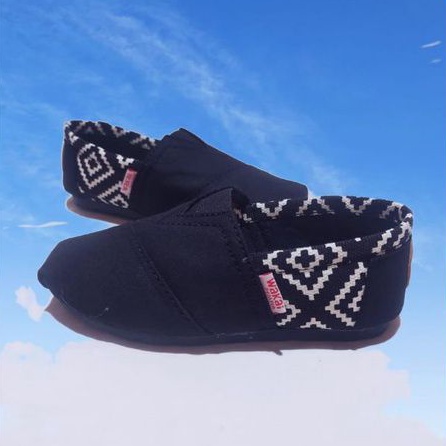 sepatu anak anak wakai