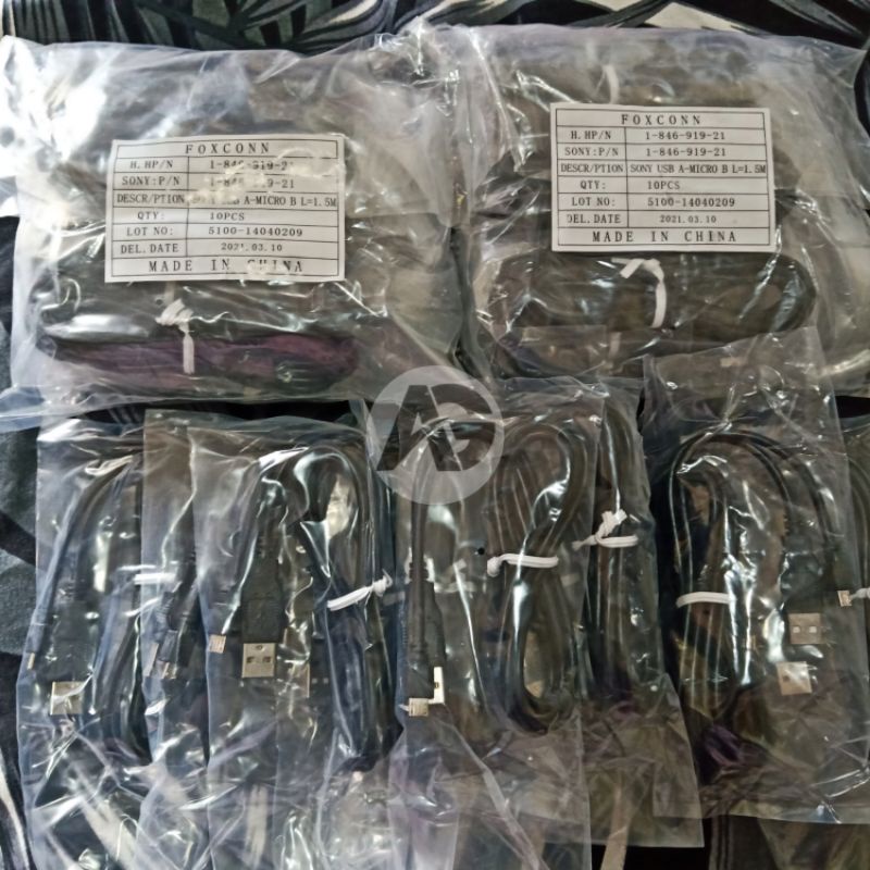 KABEL CHARGER / KABEL CAS PS4 SON'Y