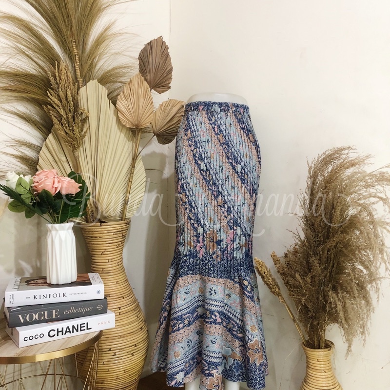 Rok Batik Plisket Duyung-Lereng Bunga Biru