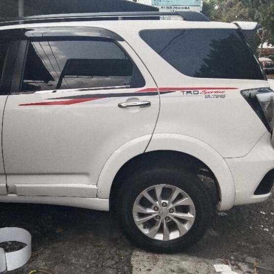 Lis sticker striping TRD sportivo Ultimo mobil Rush sticker mobil rush/terios