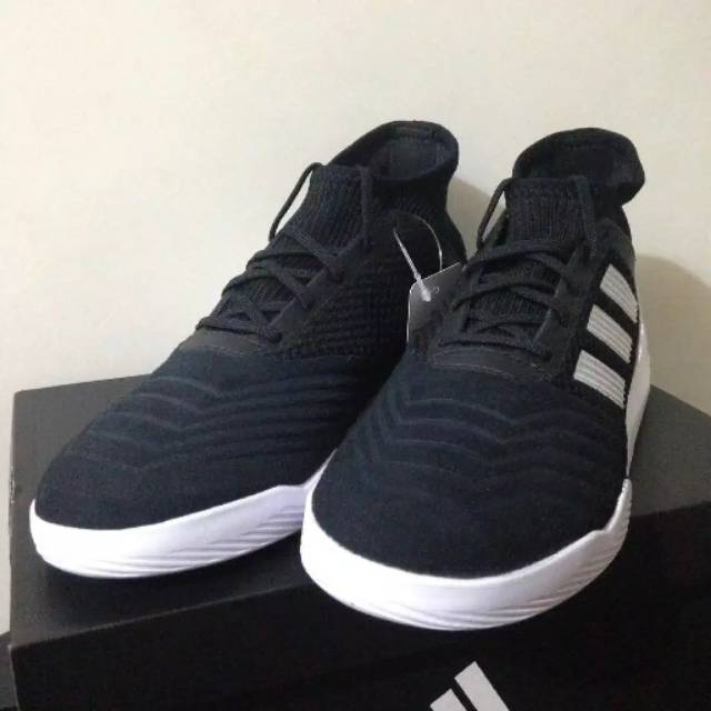 Sepatu Futsal Adidas Predator 19.3 TR Core Black Original