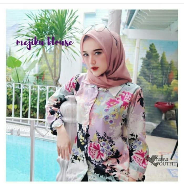 PROMO  BAJU ATASAN JEANS WANITA KULIAH  stok masih beb klik beli segera kirim  gucci tunik tebal