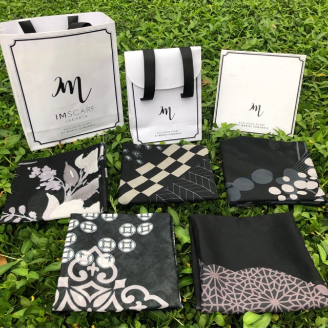 Scarf Marini Zumarnis - IM Scarf by Mazu Black Series