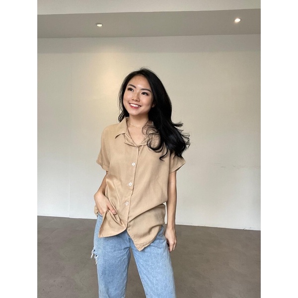 HAWAII SHIRT KEMEJA WANITA KATUN RAYON POLOS LENGAN PENDEK KERAH HEM KANCING TANGAN ALLSIZE GROSIR-CREAM