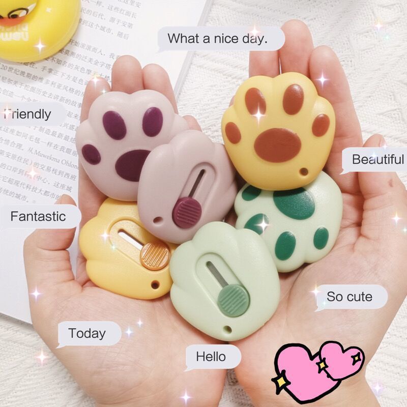 

Cutter Mini Paw Cat Dog Pemotong Kertas Kater Motif Mini Karakter Lucu Small Knife Pisau Silet Travell Gantungan Tas