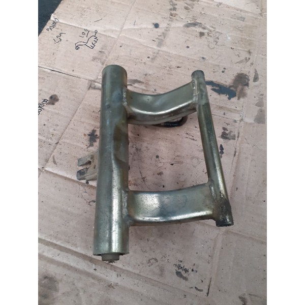 besi monting vario 110 cw vario techno 110 karbu original ( lepasan motor )