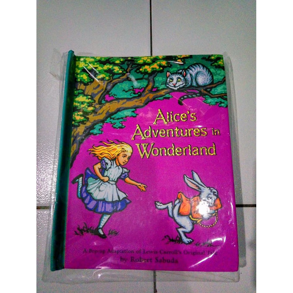 Alice's Adventures in Wonderland Pop Up Book