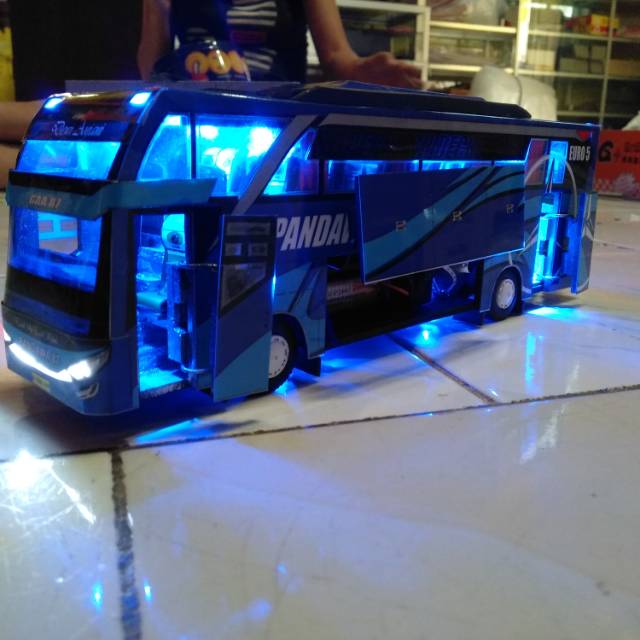 Miniatur bus pandawa 87 biru