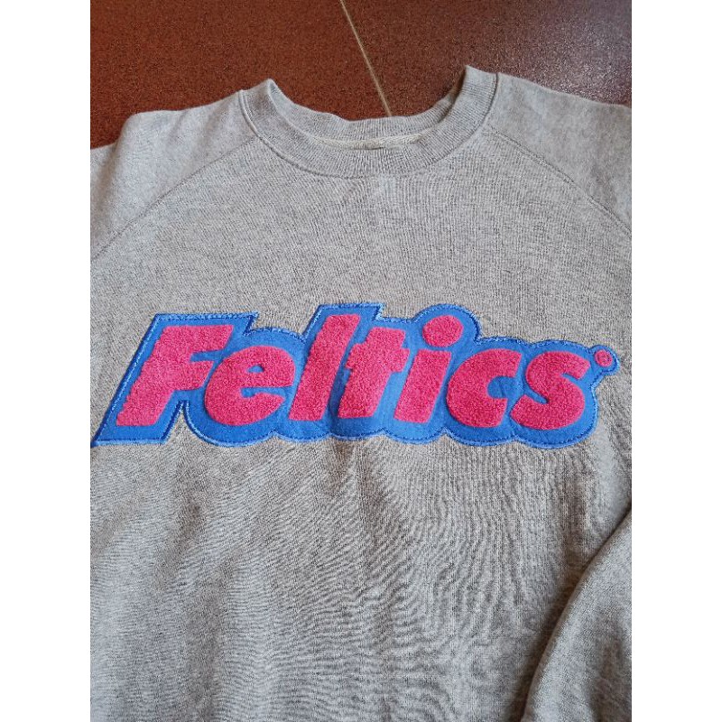 Crewneck feltics