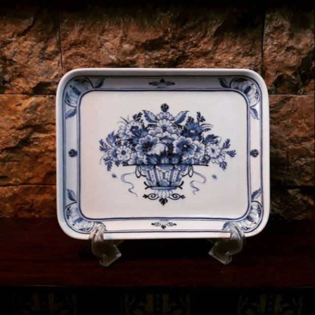Piring Hias Persegi Delft Holland