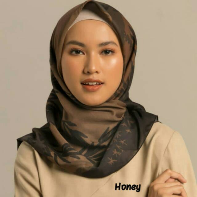 Kamara scarf Honey Kami. By KAMIIDEA