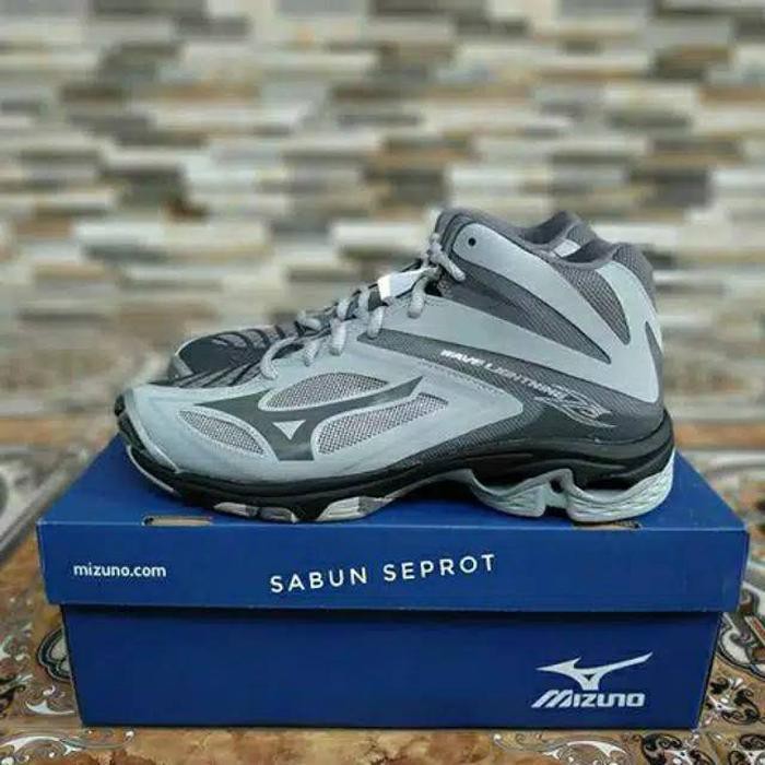 mizuno wave lightning z3 limited edition