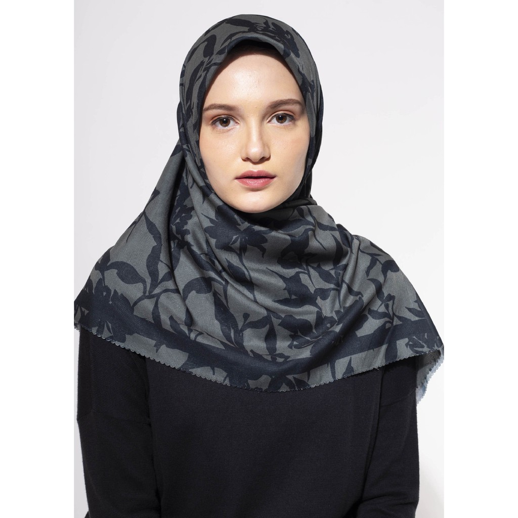 

Elvara Scarves Dark Green