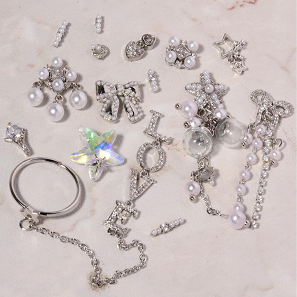 Mxbeauty Kuku Berlian Imitasi 3D Logam Mengkilap Mutiara Cinta Liontin Rantai Kristal Busur Nail Art Dekorasi