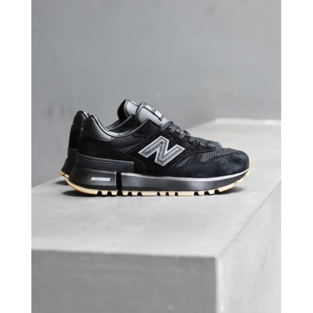 New Balance RC1300 Black Gum