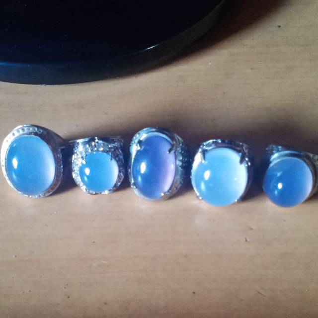 Biru langit batu raja