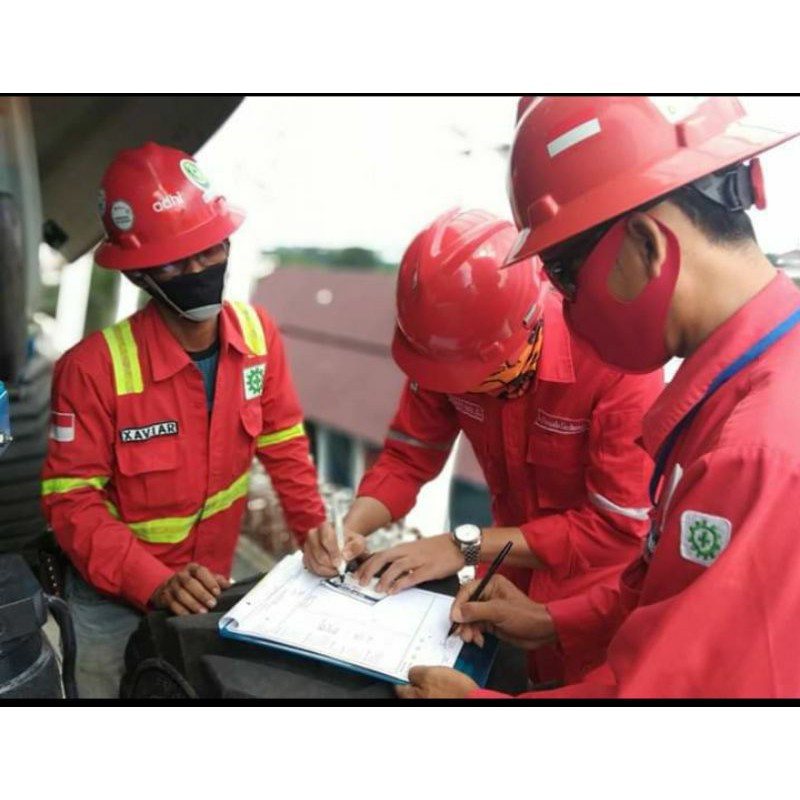 SERAGAM BAJU SAFETY ATASAN MERAH HSE KANCING FREE LOGO SCOTLIGHT 5CM HIJAU KAIN DRILL