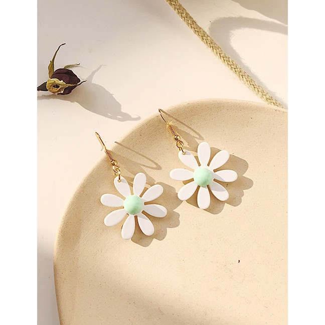 LRC Anting Tusuk Fashion Daisy Resin Earrings F65397