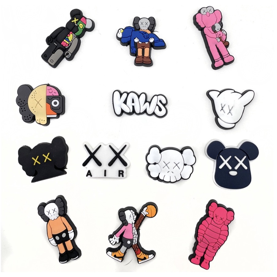 Charms Sepatu Crocs Motif Kaws DD-11