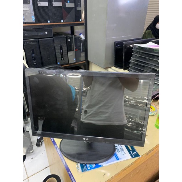 MONITOR LED LG 19 INCHI SUPER LIKE NEW