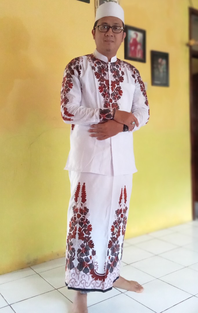 Batik Solo Modern Sarung Dan Koko Batik Kembang Gunung