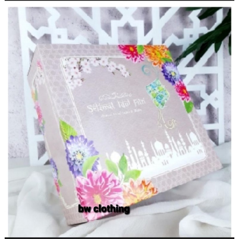 

Dus Lebaran - Box Lebaran - Packaging Lebaran Idul Fitri 22x22x8 br