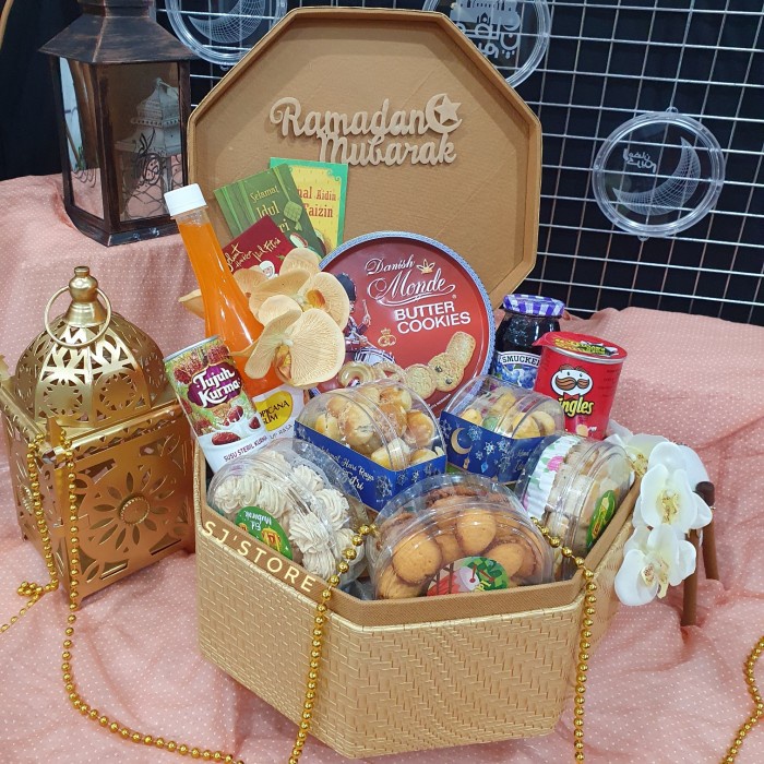 

Paket box hampers lebaran kue kering toples murah 80